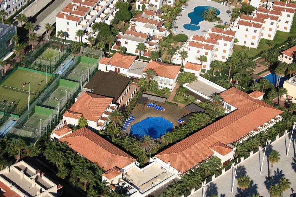 Oassium Hotel At Estival Park