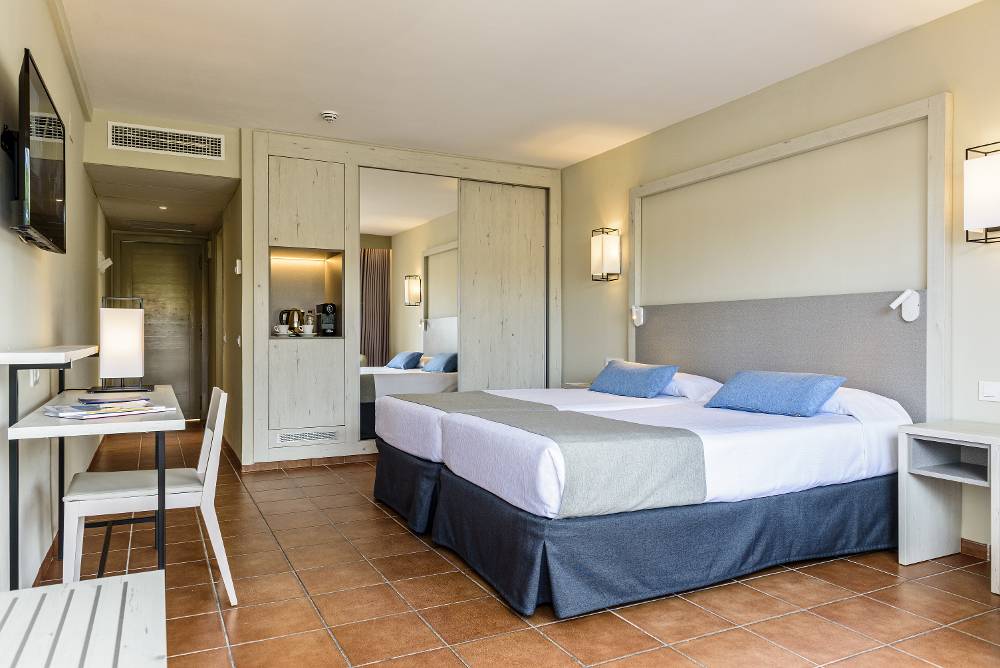Oassium Hotel At Estival Park
