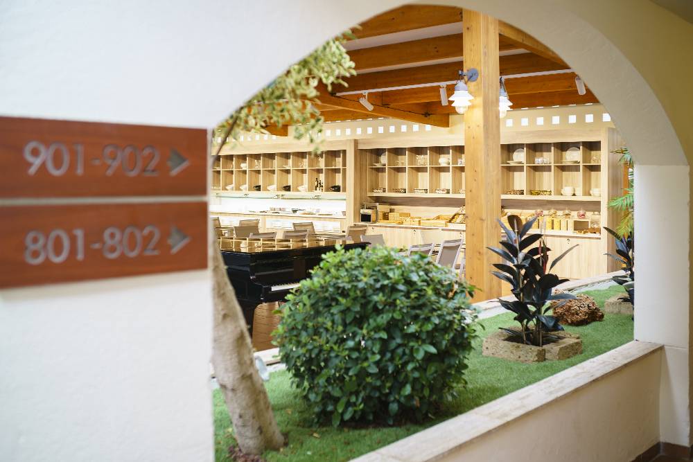 Oassium Hotel At Estival Park