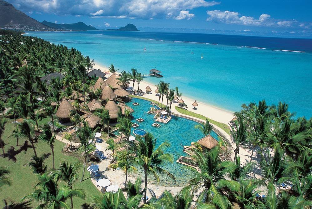 La Pirogue, A Sun Resort