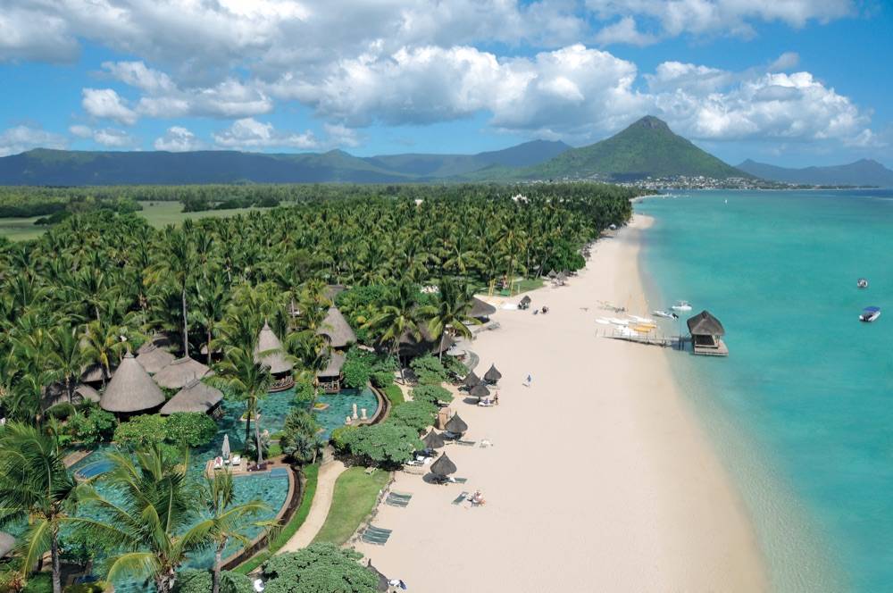 La Pirogue, A Sun Resort