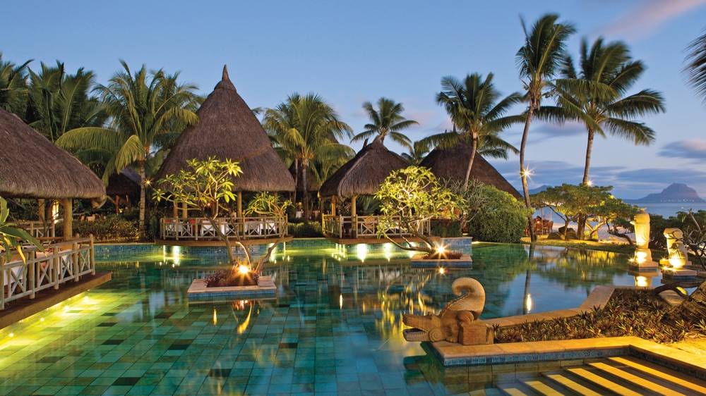 La Pirogue, A Sun Resort