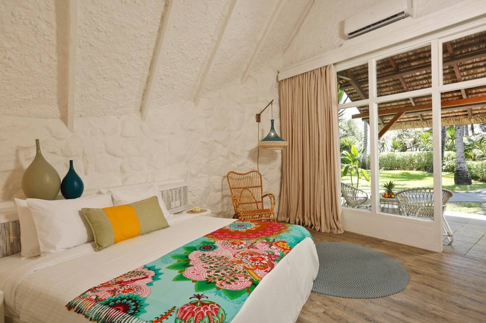 La Pirogue, A Sun Resort