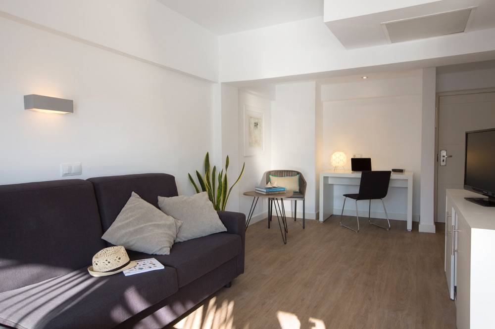 Las Gaviotas Suites Hotel