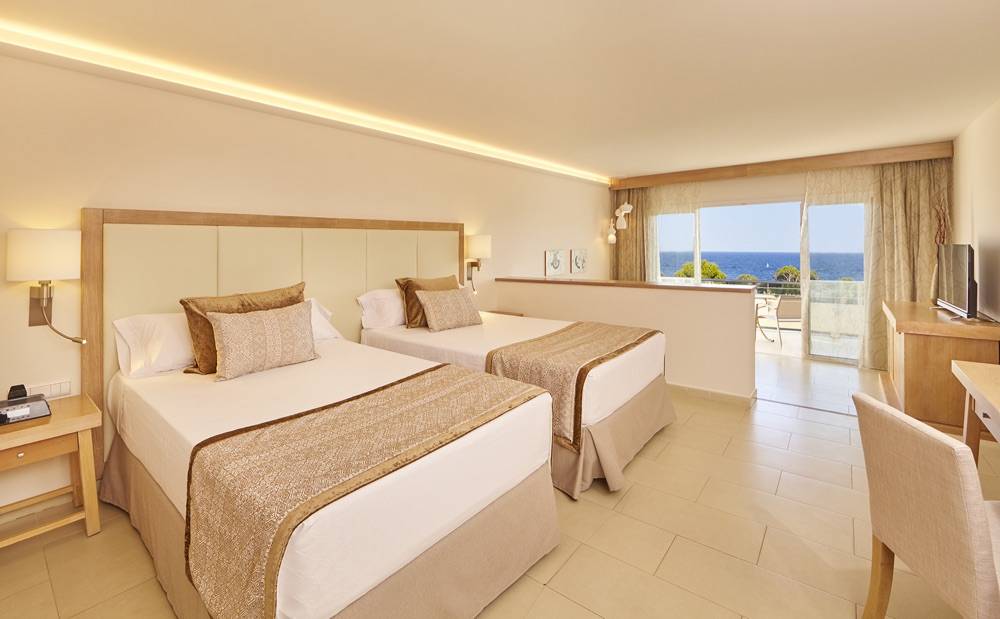 IKOS Porto Petro