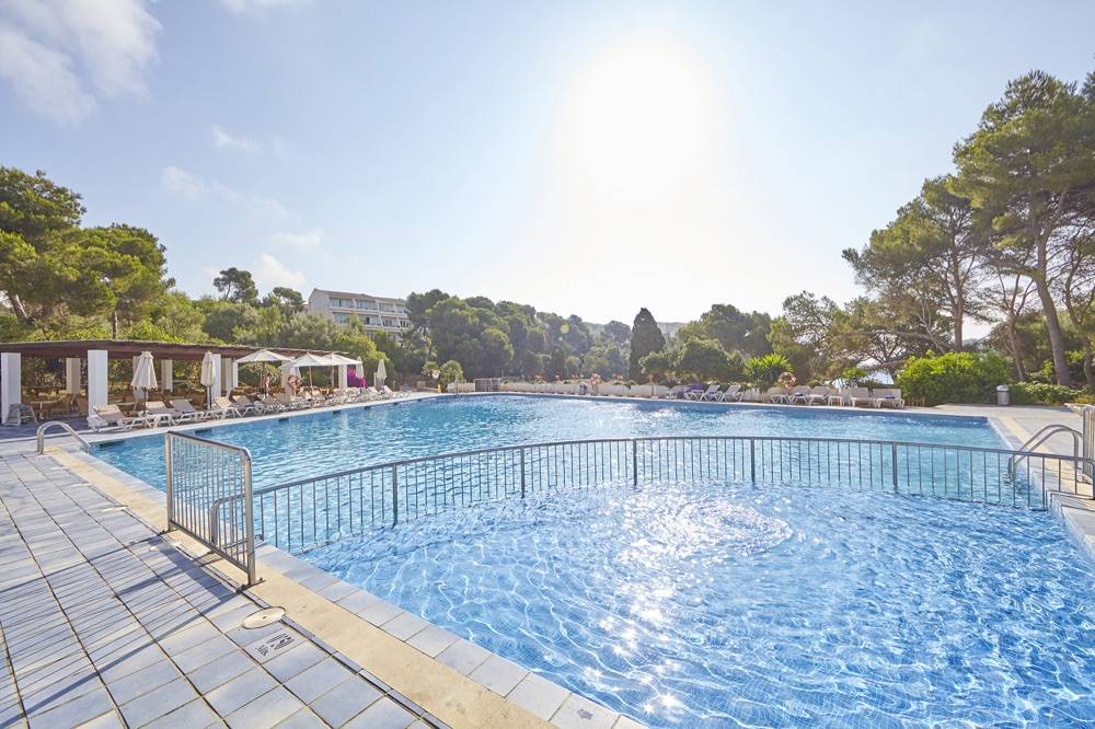 IKOS Porto Petro