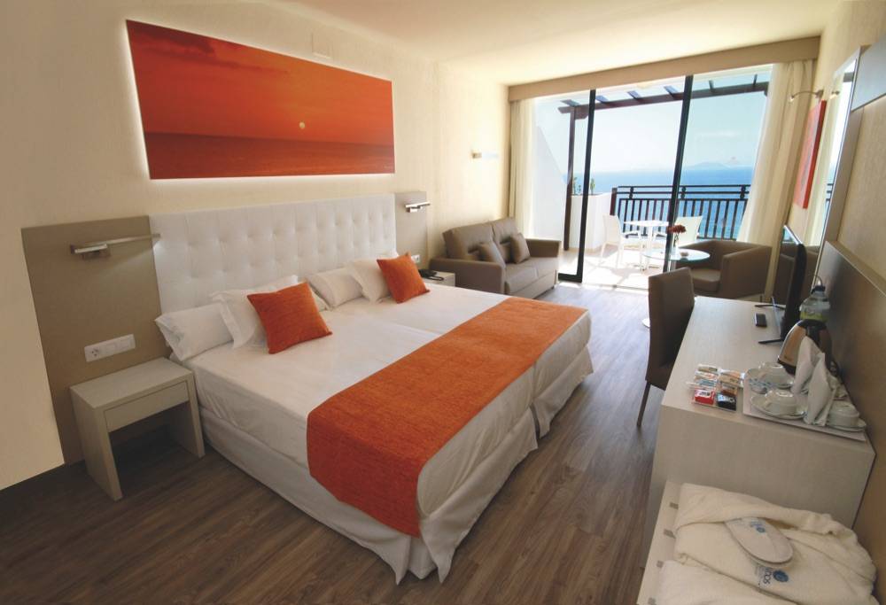Sandos Papagayo Beach Resort