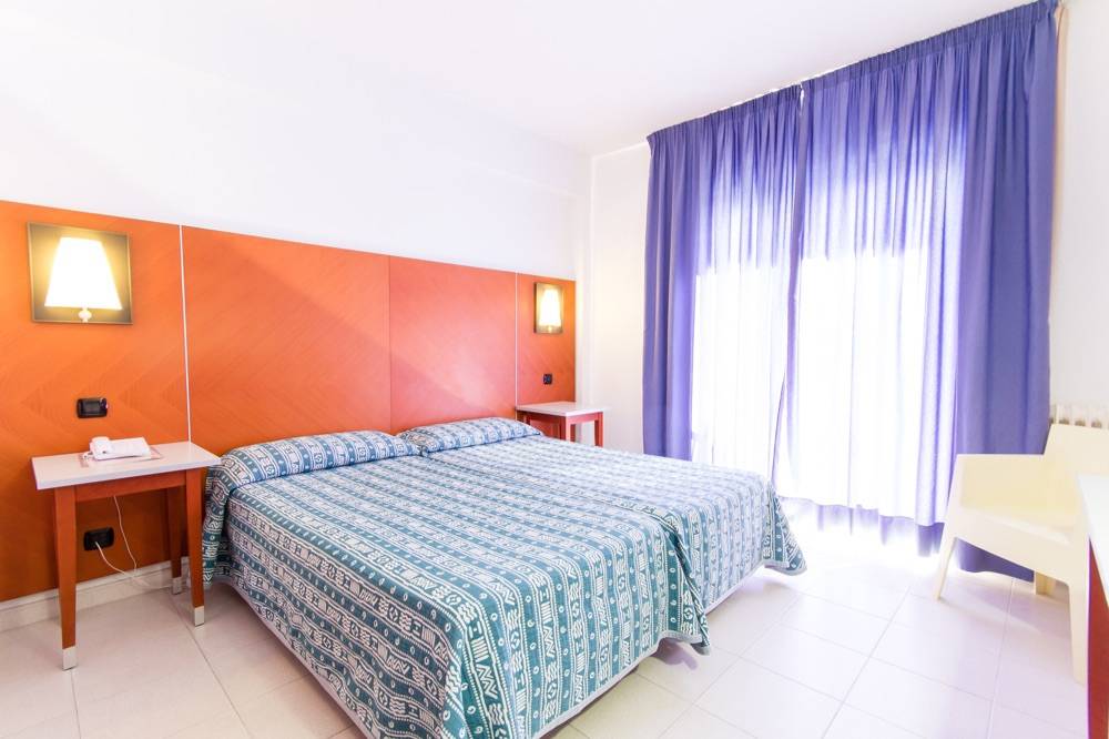 Hotel Port Fiesta Park