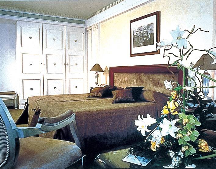 Njv Athens Plaza Hotel