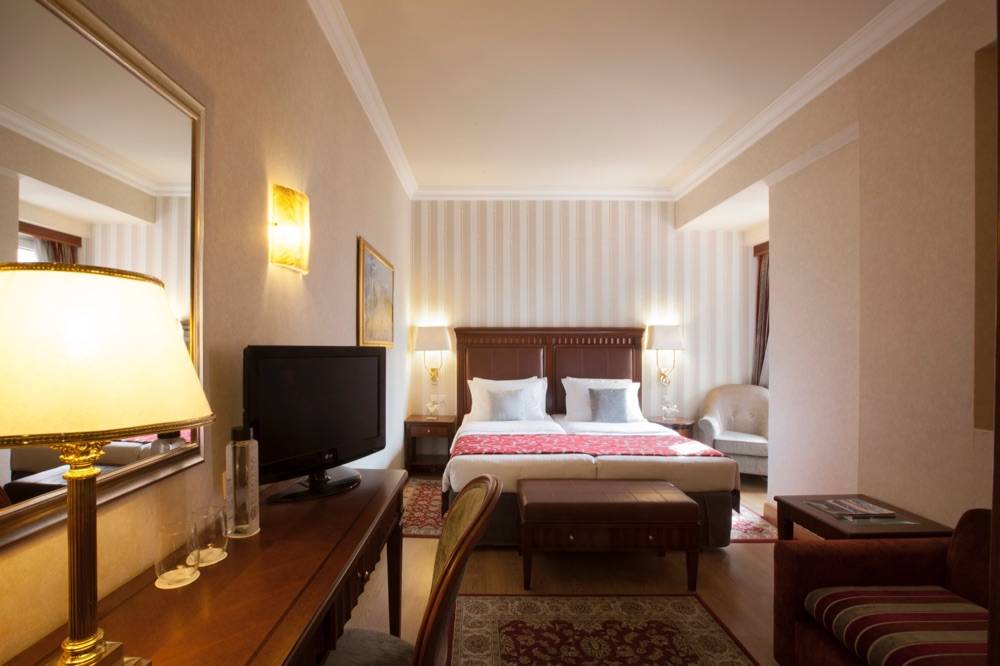 Electra Hotel
