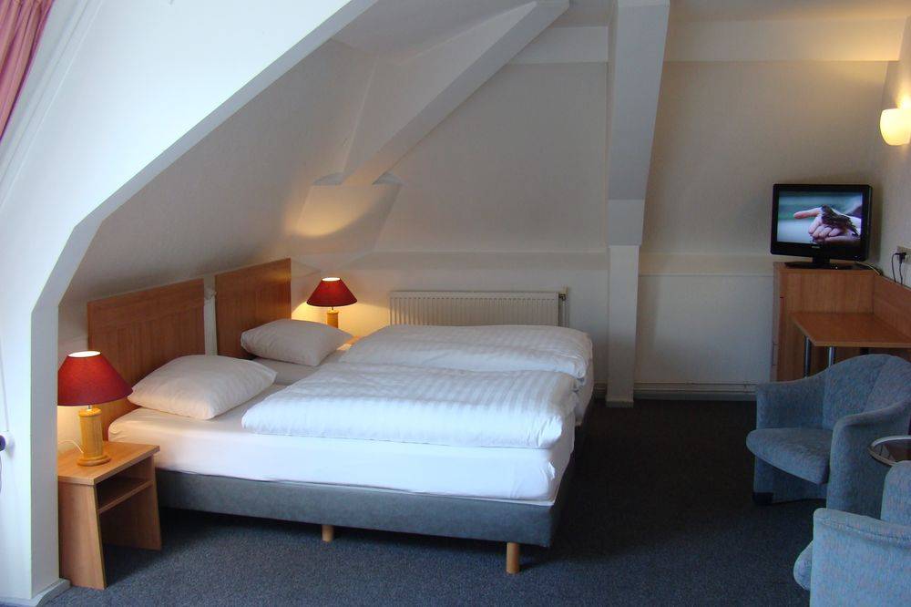 Rho Hotel