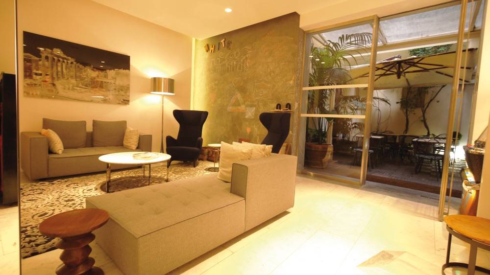 Hotel White