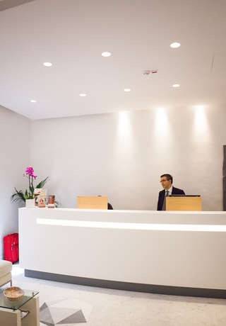 Hotel White