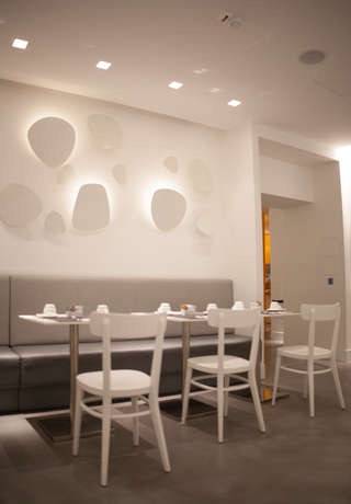 Hotel White