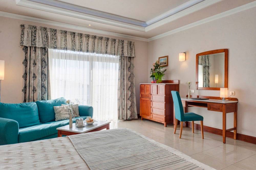 Paradise Bay Resort