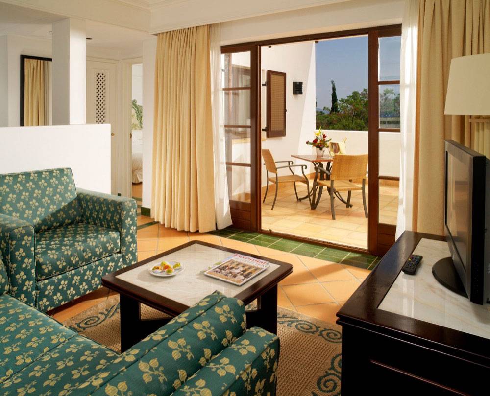 Pine Cliffs Hotel, a Luxury Collection Resort