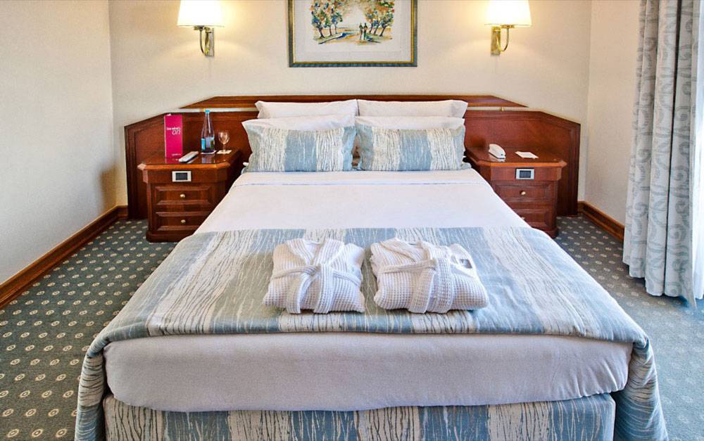 Pine Cliffs Hotel, a Luxury Collection Resort