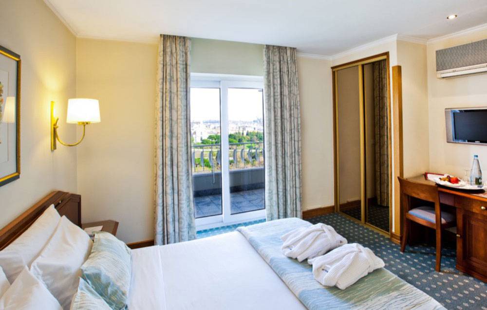 Pine Cliffs Hotel, a Luxury Collection Resort