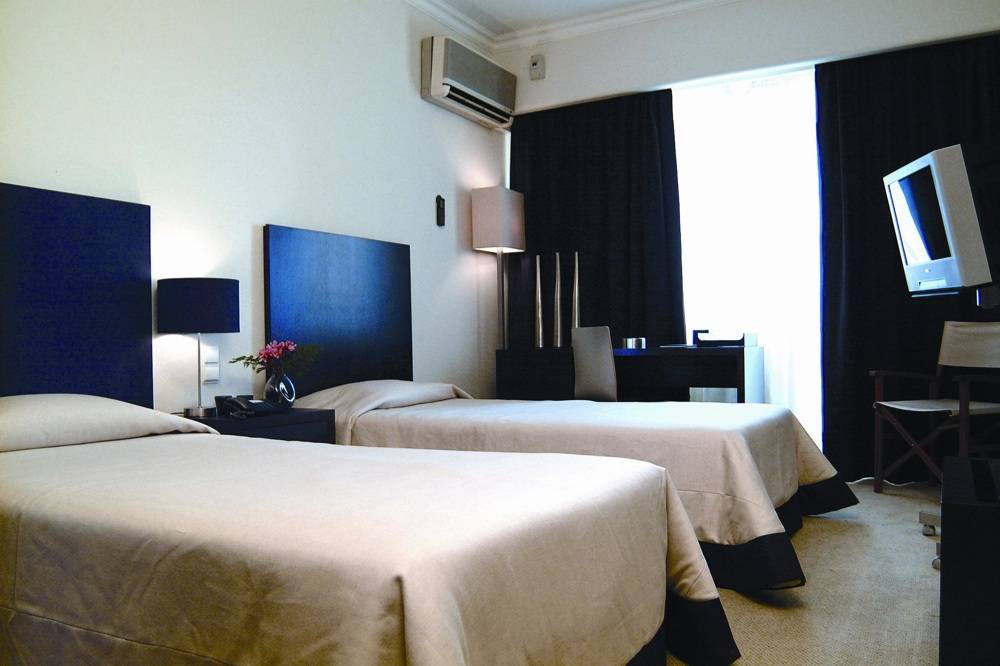 Carcavelos Beach Hotel