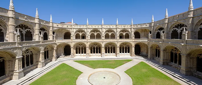 Claustro del Monasterio de los Jerónimos en Lisboa