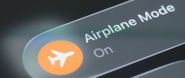 modo avión activado en móvil para ahorrar datos en crucero