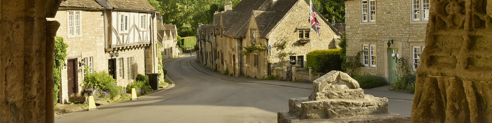 Calles del pintoresco pueblo Castle Combe
