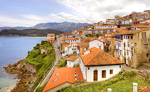 Vista costera del pueblo