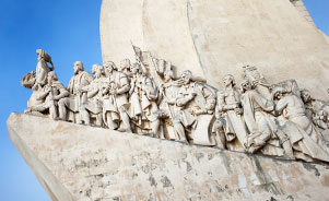 Monumento a los Descubridores. Vista lateral izquierda