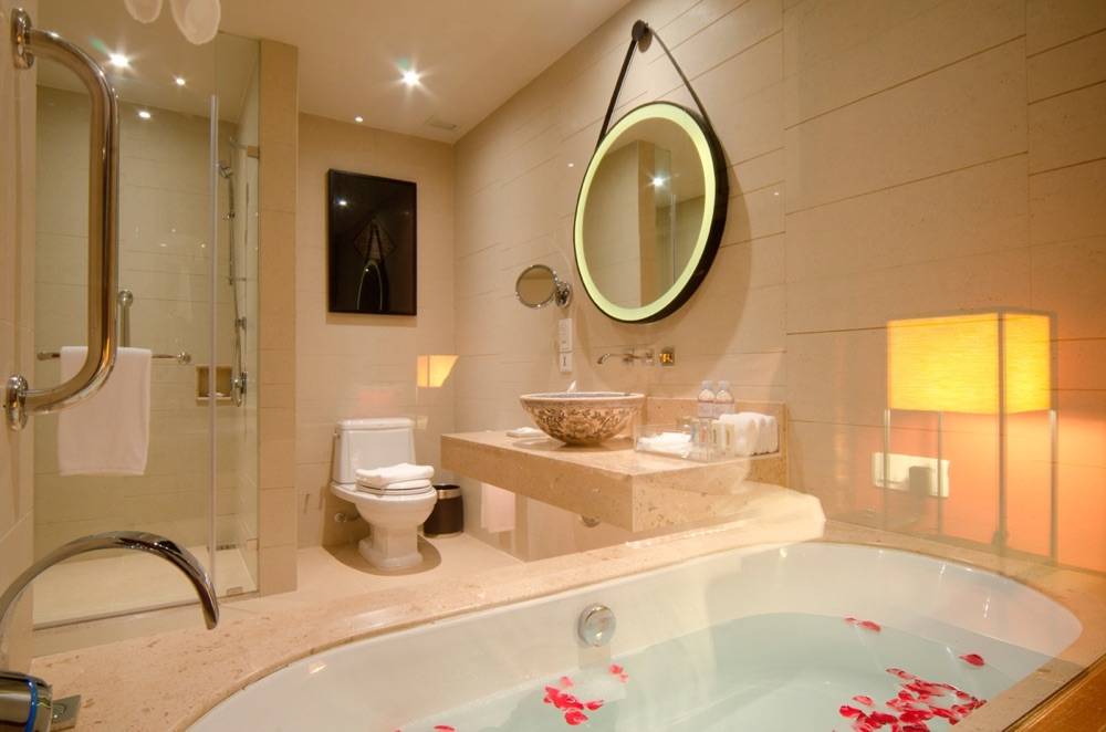 Crowne Plaza Panwa Beach Resort