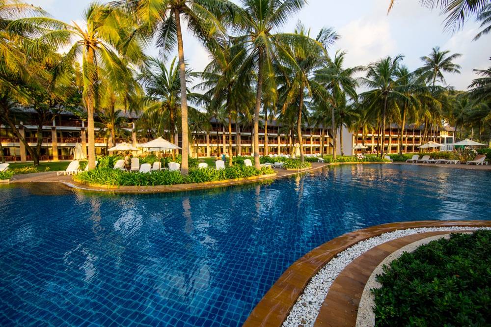 Katathani Phuket Beach Resort