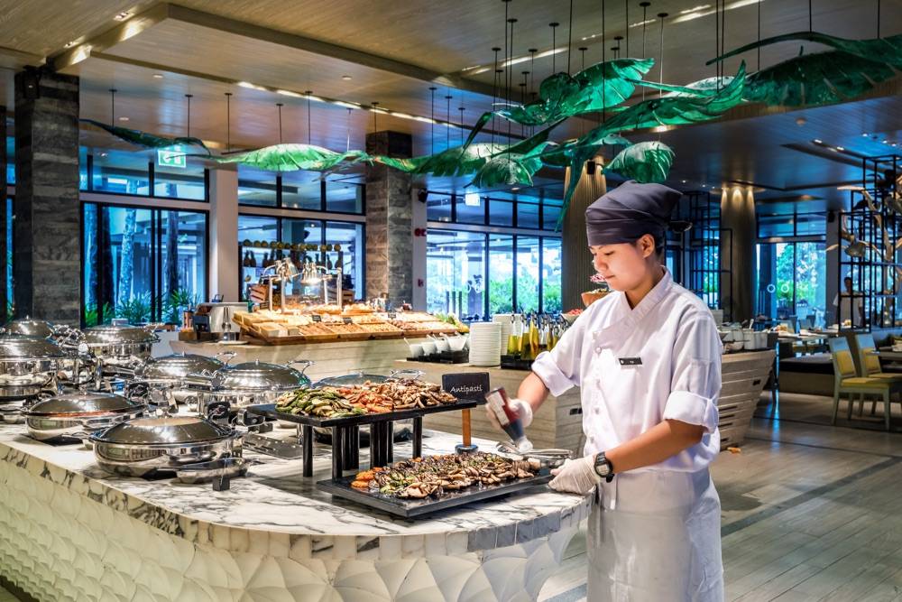Pullman Phuket Arcadia Naithon Beach