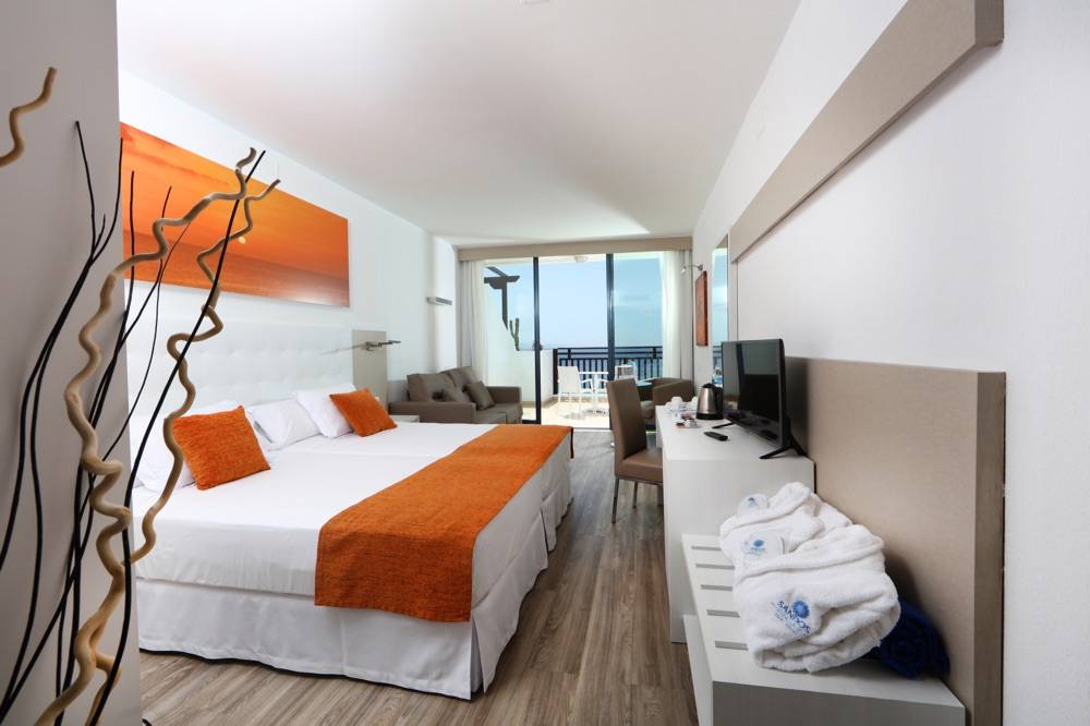 Sandos Papagayo Beach Resort