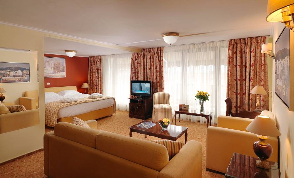 Titania Hotel