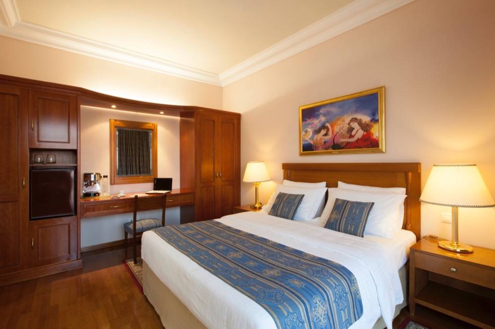 Electra Hotel