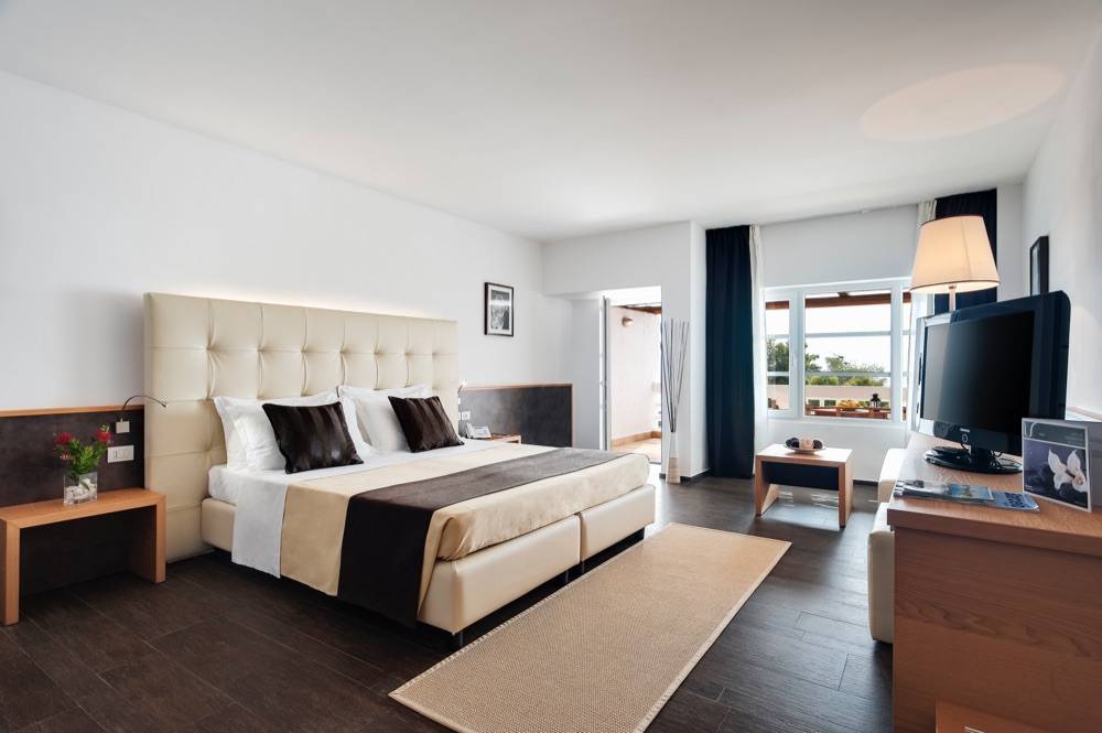 Hydra Beach Resort