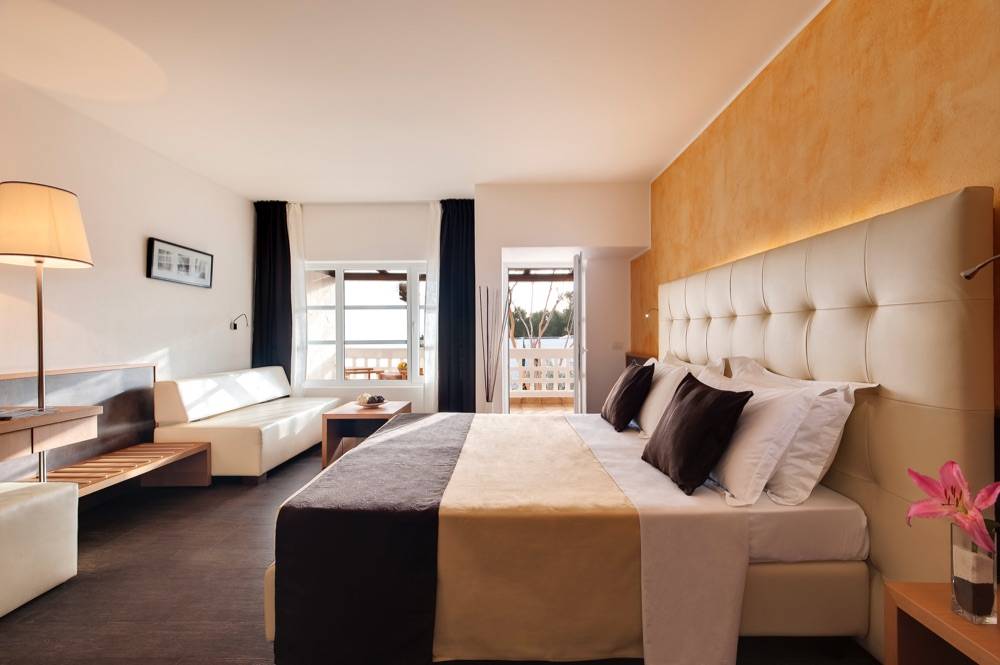 Hydra Beach Resort