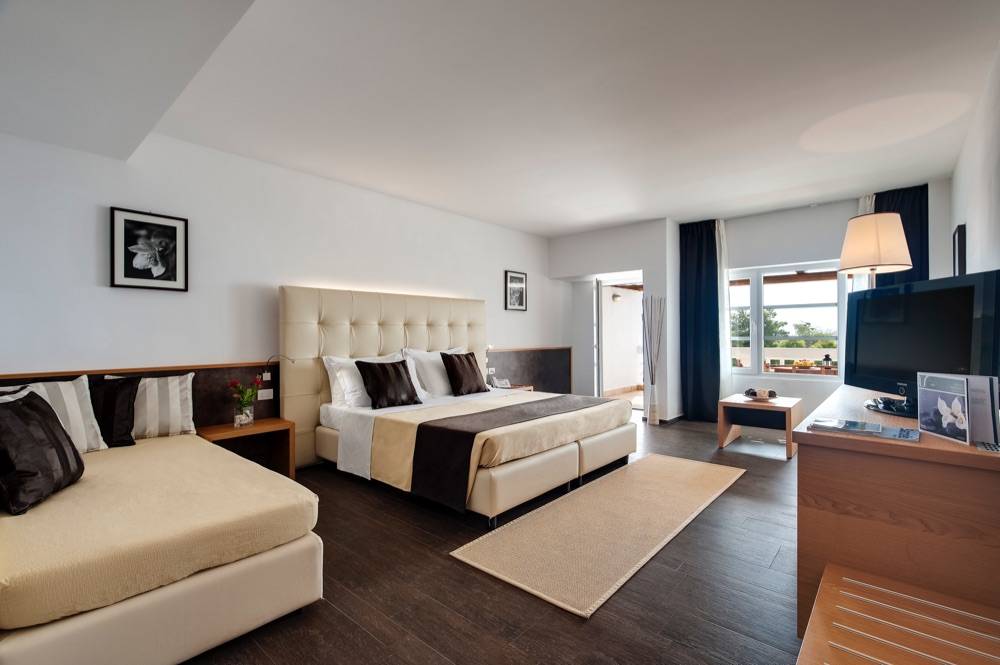 Hydra Beach Resort
