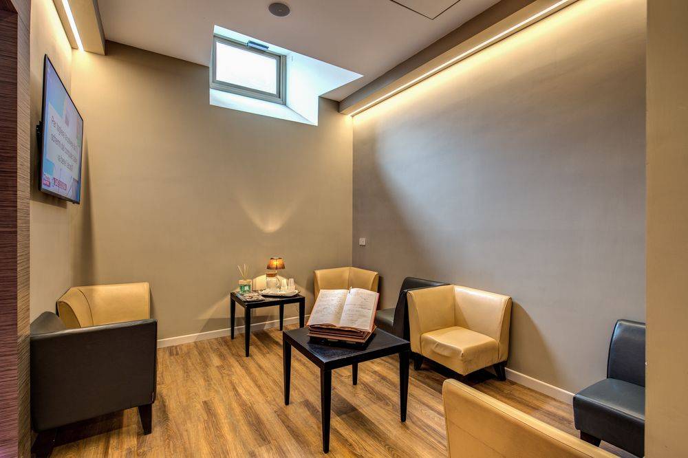 Al Manthia Hotel