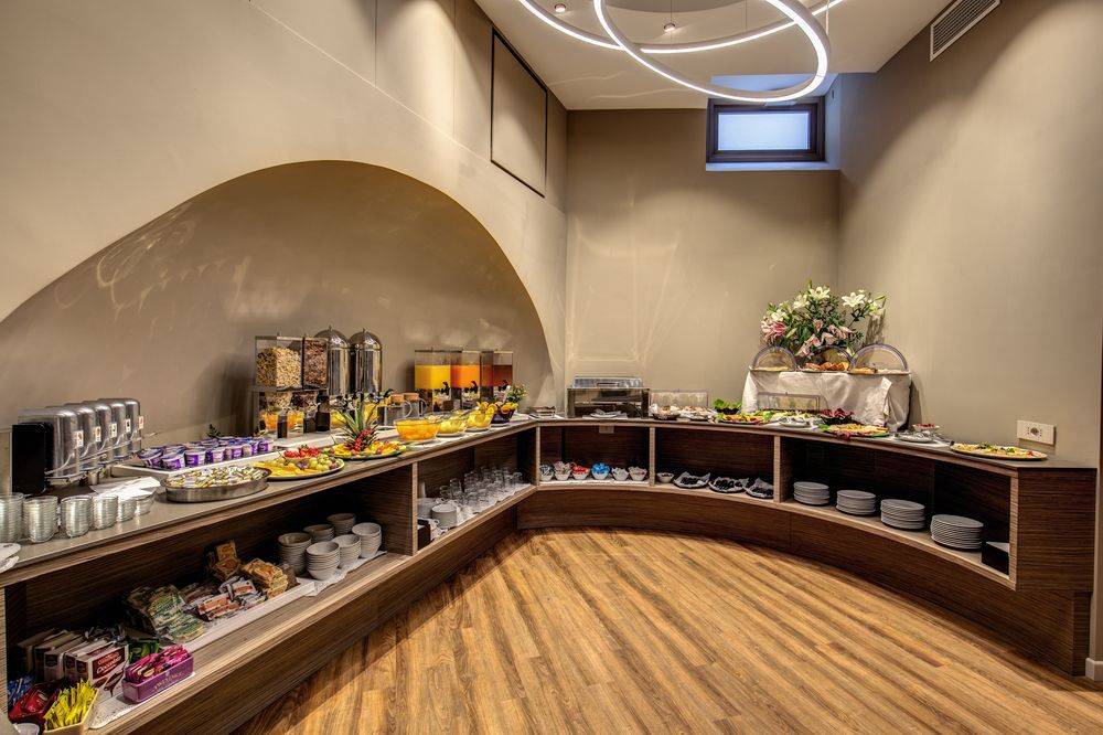 Al Manthia Hotel
