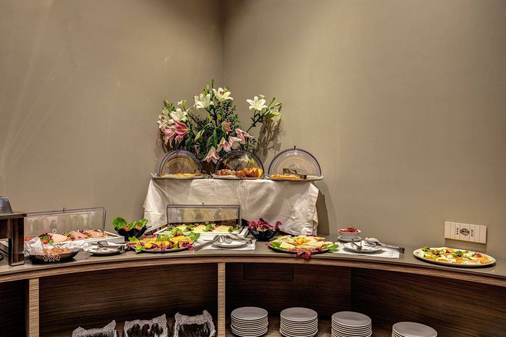 Al Manthia Hotel