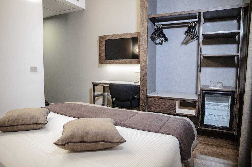 Al Manthia Hotel