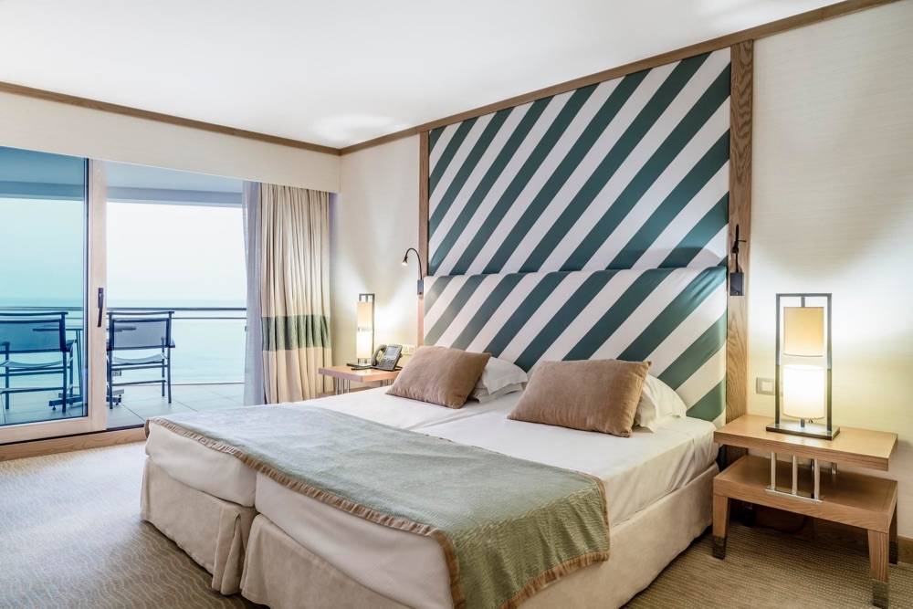 Sesimbra Oceanfront Hotel