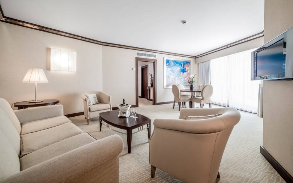 Sesimbra Oceanfront Hotel