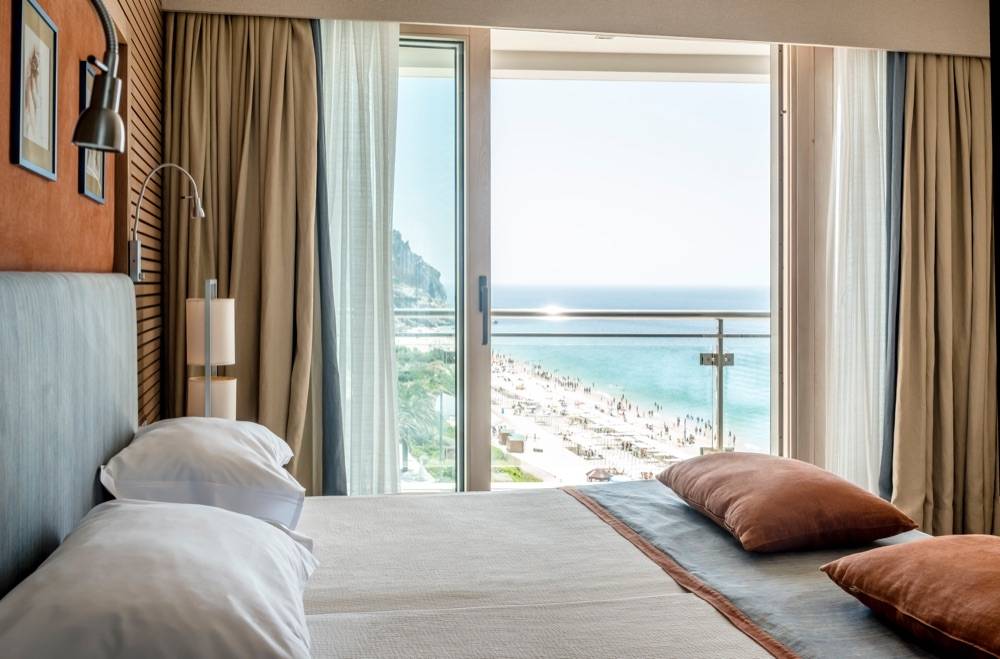 Sesimbra Oceanfront Hotel