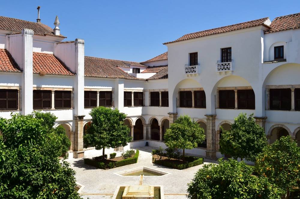 Pousada Convento Vila Viçosa - Historic Hotel